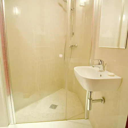 Le85 Bed & Breakfast Paris